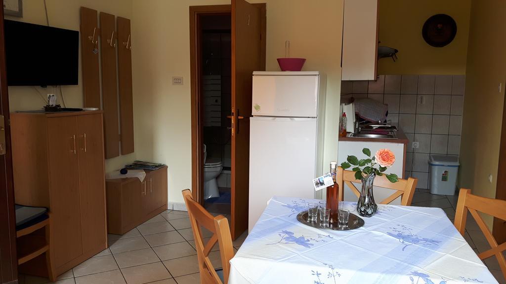 Apartment Krizanovic Malinska Exteriér fotografie